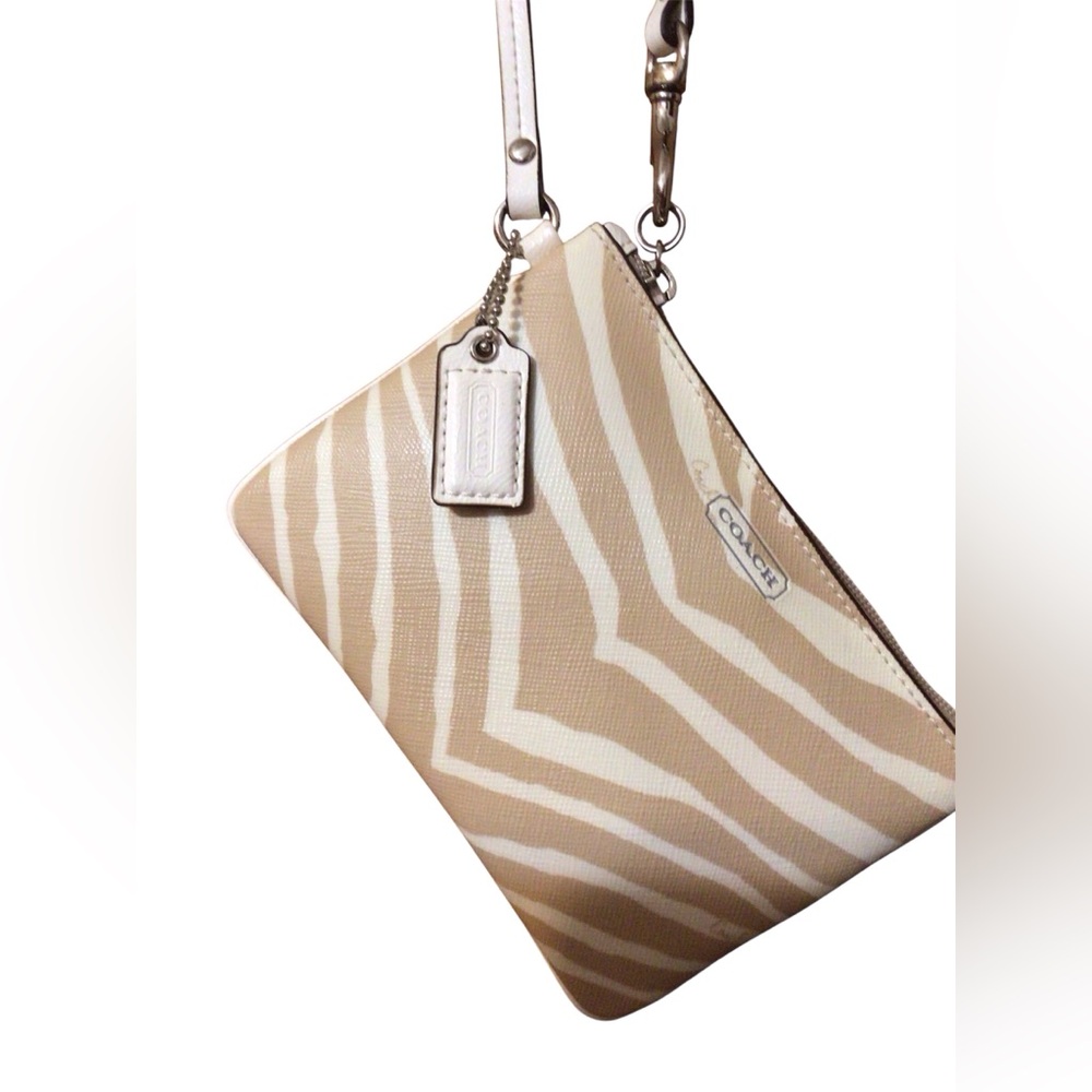 EUC Coach Cream & Tan Zebra Print Wristlet